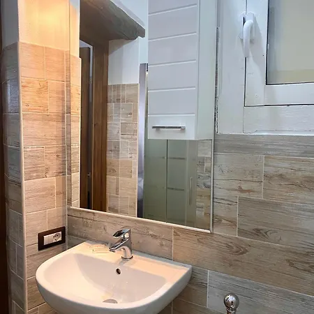 Dani's House - Nel Cuore Di Pensjonat 3*