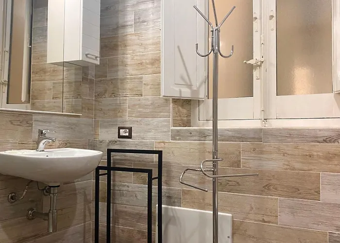 Dani's House - Nel Cuore Di ゲストハウス カリアリ